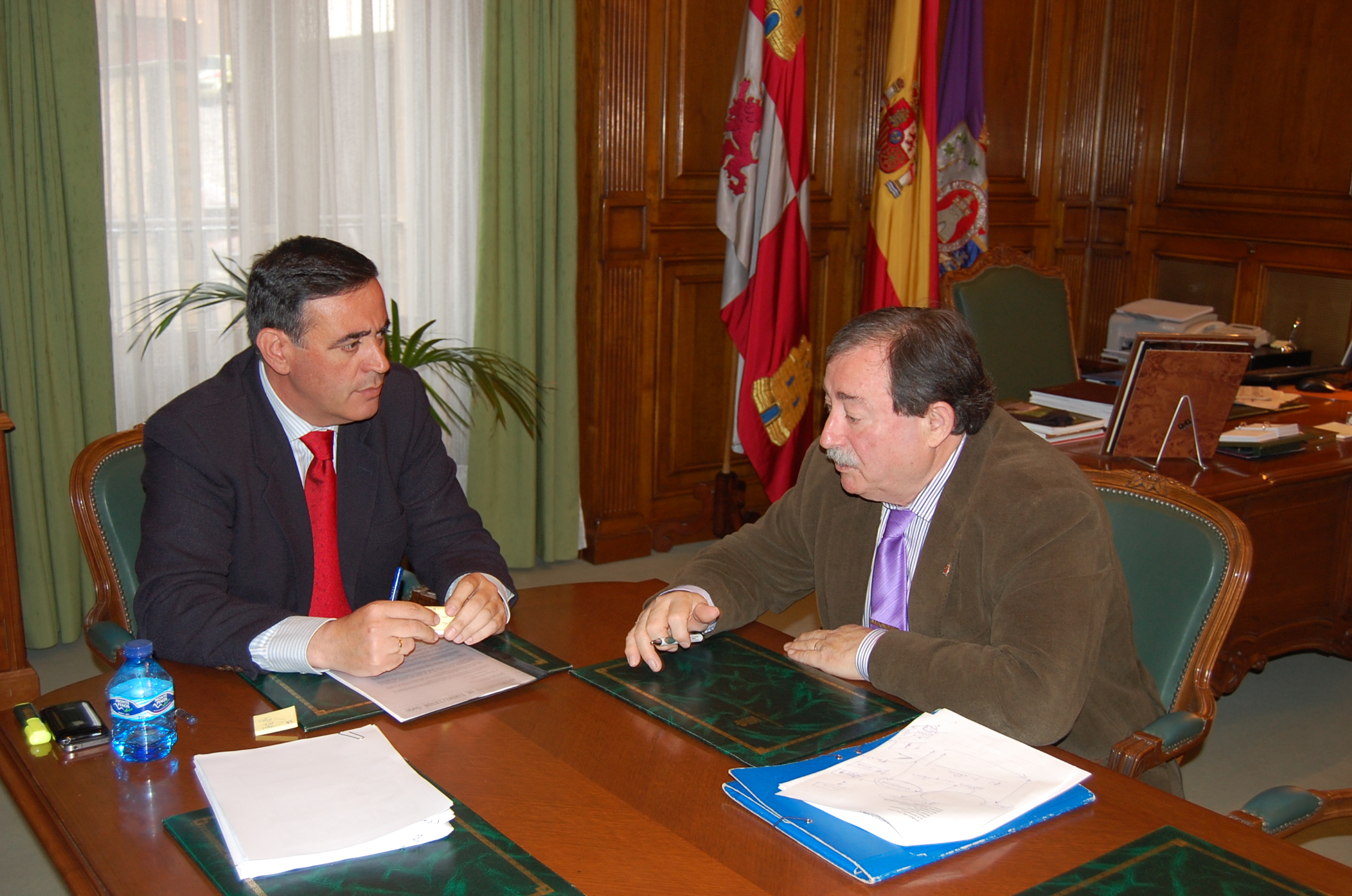 REUNIÓN DEL PRESIDENTE DE LA DIPUTACIÓN CON EL ALCALDE DE TARDELCUENDE